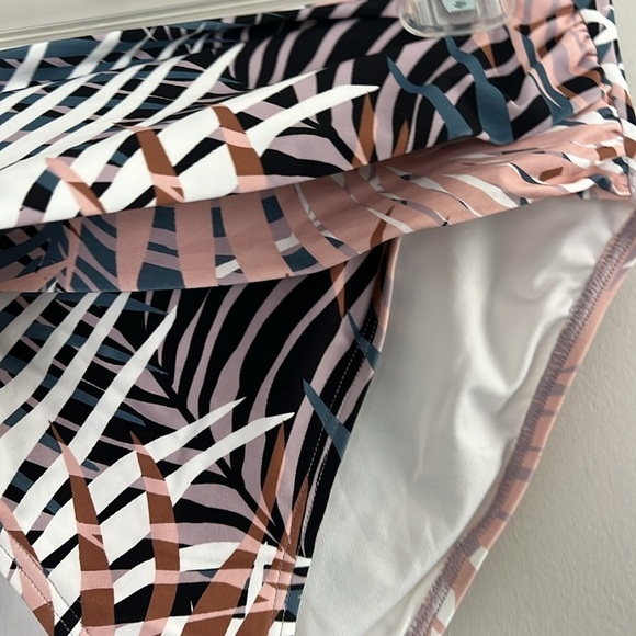 Soma tropical swim bottoms size large - Picture 4 of 13